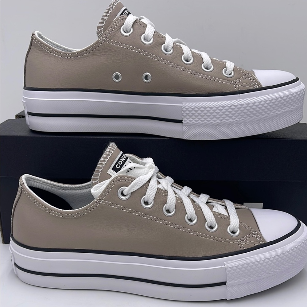 Converse WMNS Tan A14906C
CTAS LIFT OX
WONDER STONE/WHITE/BLACK Platforms